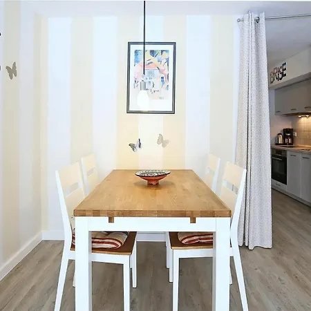 Papillon 10-2 Apartment